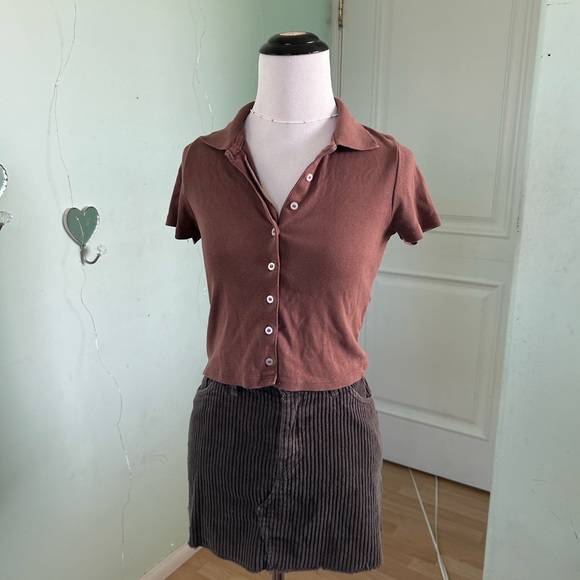 Brandy Melville Brown Button-Up Polo - Picture 5 of 8